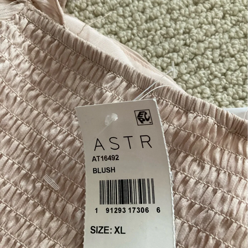 NEW ASTR The Label Puff Long Sleeve Blouse Off Shoulder Blush Sz XL Smocked NWT